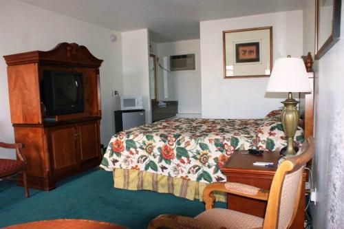 Hwy Express Inn And Suites – Thatcher, AZ
