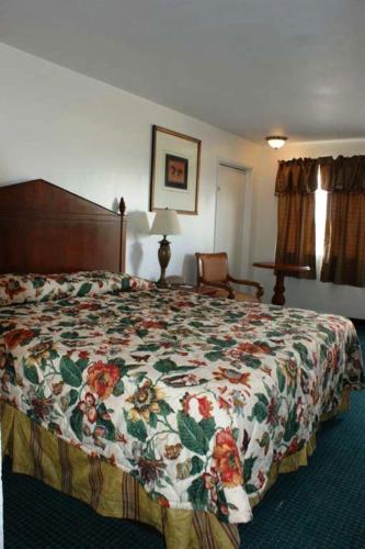 Hwy Express Inn And Suites – Thatcher, AZ