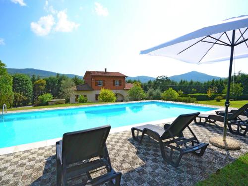 Splendid Holiday Home in Cortona with Private Swimming Pool
