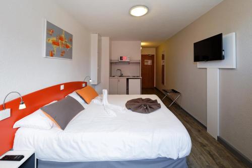 City Residence Strasbourg Centre City Résidence Strasbourg Centre is perfectly located for both business and leisure guests in Strasbourg. The hotel offers guests a range of services and amenities designed to provide comfort and con