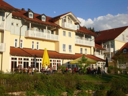 . Hotel Ahornhof, privates 27 qm großes Doppelzimmer mit Balkon in Südlage