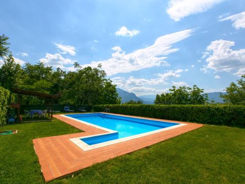  Nice Mansion in San Valentino in Abruzzo Citeriore with Pool, Pension in San Valentino in Abruzzo Citeriore bei Pescosansonesco