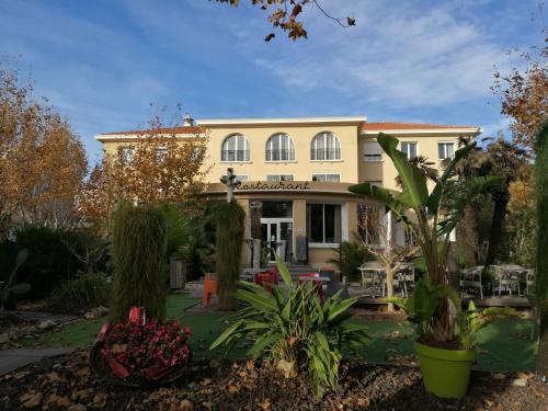Adonis Sanary Grand Hôtel des Bains - Hotel - Sanary-sur-Mer