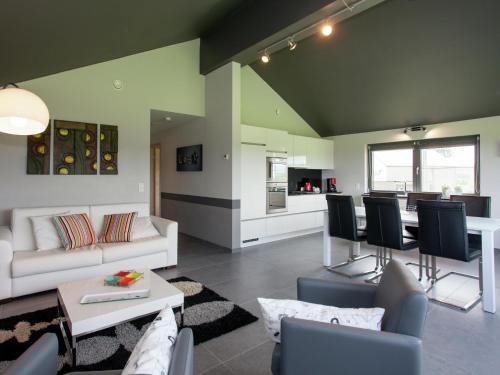  Holiday Home Piscine Avec Vue in Champlon