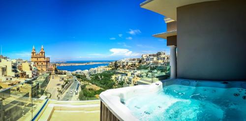 beranda/teres, Maritim Antonine Hotel & Spa in Mellieha