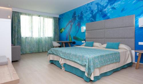 room detail thumbnail 1