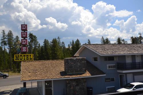 Dude & Roundup in West Yellowstone, USA