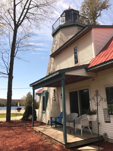 The Harbor Light Inn - image 5
