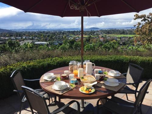 Deluxe Triple Queen with Ensuite