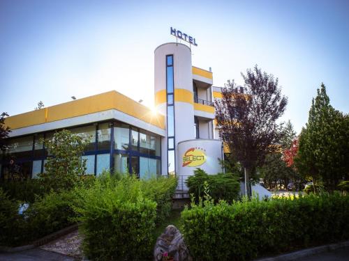 Hotel Select - image 12