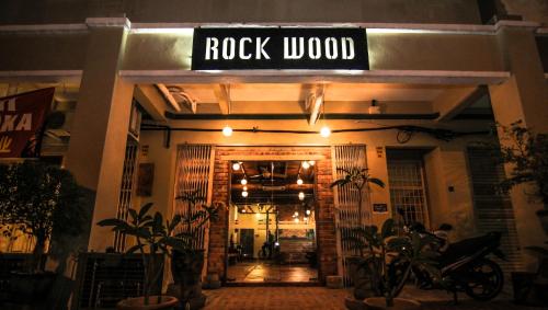 . Rock Wood Hotel