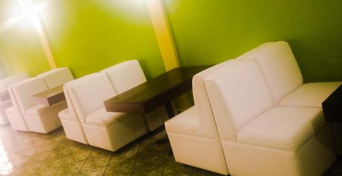 

Green World The Hostel
