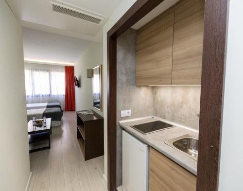 อพาร์ต-โฮเทล เซร์ราโน เรโกเลโตส (Apart-hotel Serrano Recoletos) near พิพิธภัณฑ์โบราณคดีแห่งชาติสเปน