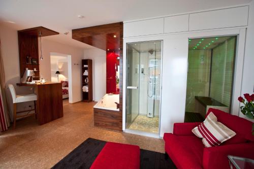 Suite with Whirlpool