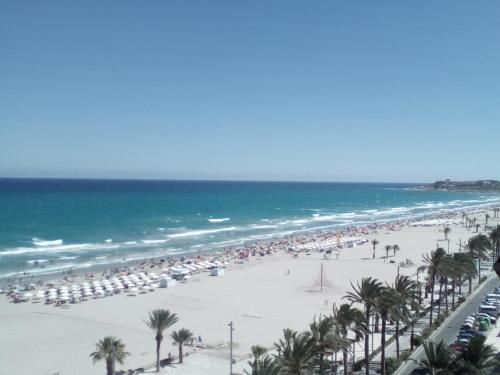 Apartment - Ground Floor room in Apartament Piramide Complex Alicante Beach