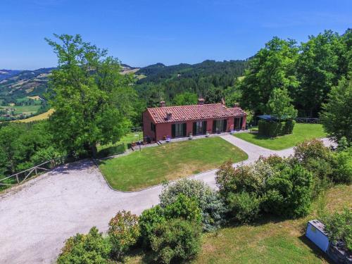  Spacious Villa in Marradi with Swimming Pool, Pension in Tredozio bei St. Kassian