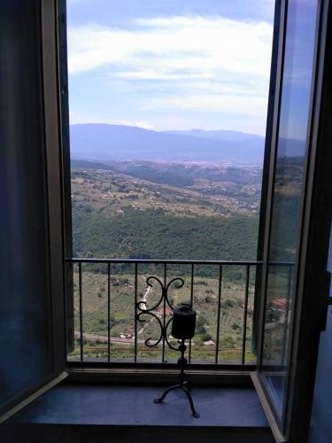  cozy apartment 40 mins from Rome, Pension in Acuto