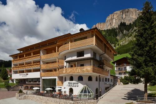 Mountain Hotel Mezdì - Colfosco