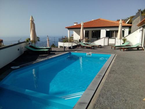 casa agapanthe piscine et vue mer gîte à louer Estreito da Calheta