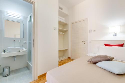 Dolce Luxury Rooms - image 5