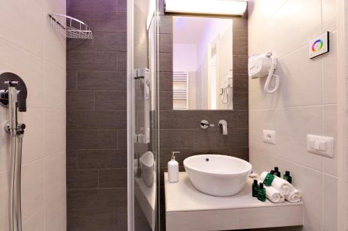 Dolce Luxury Rooms - image 13