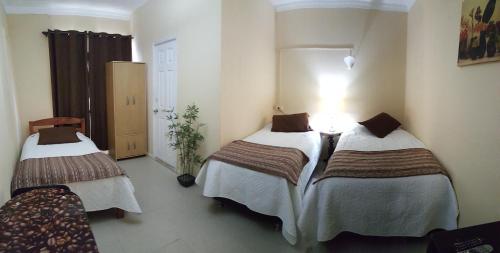 3 twin beds