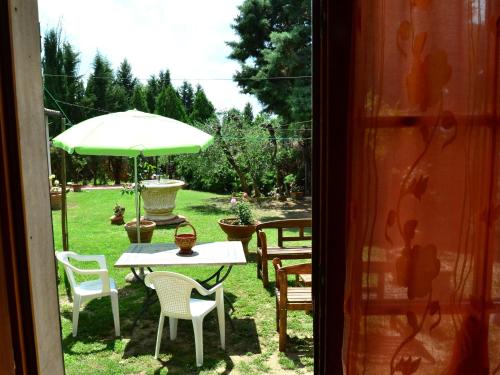  Pleasant Holiday Home in Sienna Italy with Pool, Pension in Guistrigona