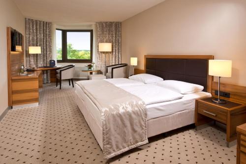 2 queen beds