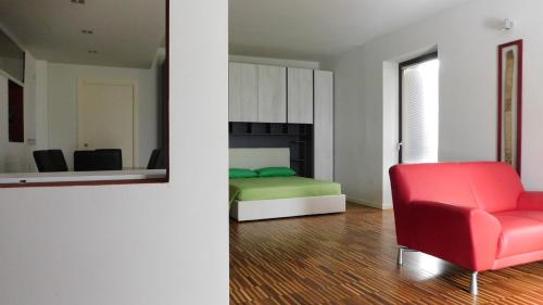 Garden Apartment - image 2