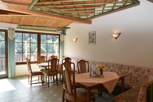 Hotel Thüringer Wald (Hotel Thuringer Wald) in Ilmenau