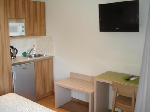 Elements Rooms & Apartments - image 8