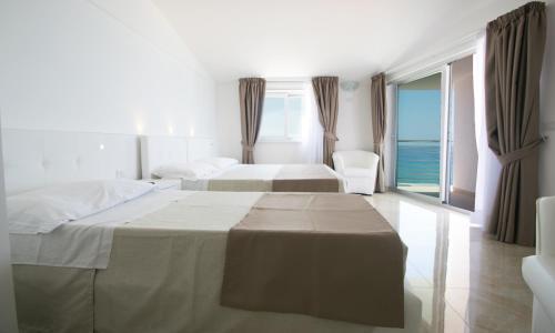 Superior Triple Room with Sea View