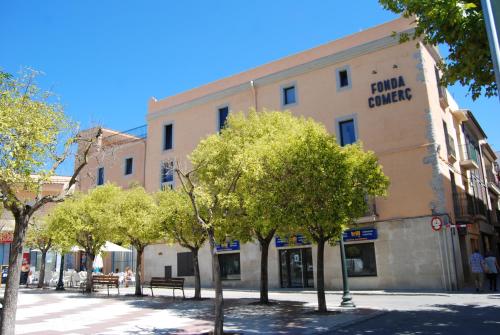 Vista exterior, Apartaments Fonda Comerc in Torroella de Montgrí