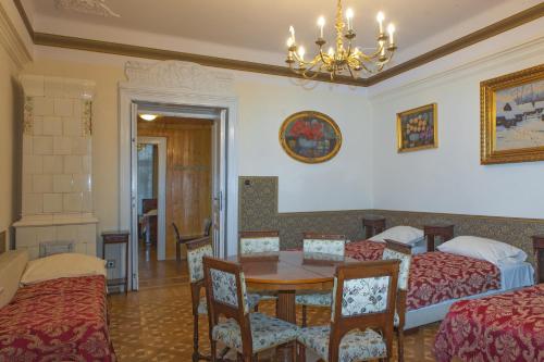 Metropolitan Apartments - main image