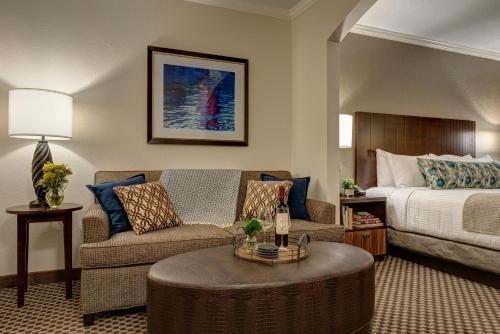 The Garrison Hotel & Suites Dover-Durham, Ascend Hotel Collection