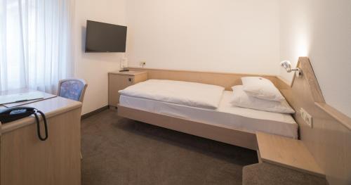 Hotel am Wasen - image 9