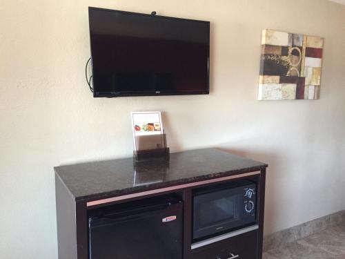 Harbor Inn & Suites Oceanside - image 9