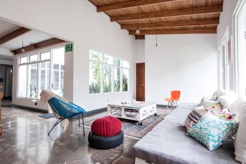 Shared lounge/TV area, Capital Hostel de Ciudad in Mata Redonda