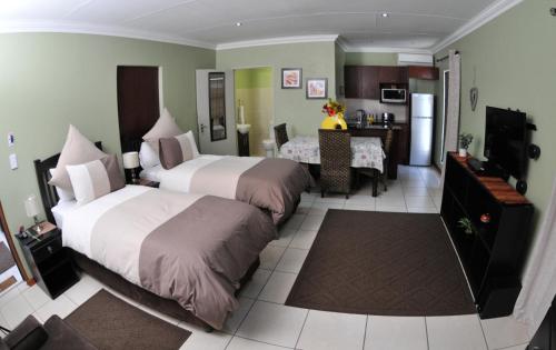 Summer Garden Guest House (The Flower Box)