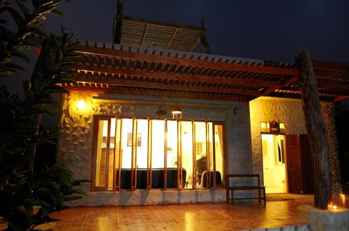 ラチャブリー Baantantara 3つ星 ホテル レストラン