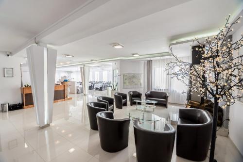 Hotel Junior - image 2