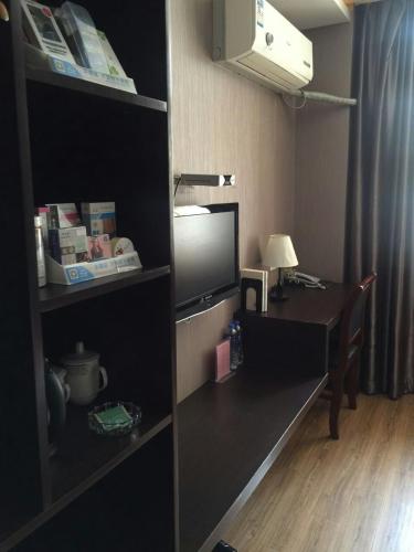 Cheap Hotels Near Rui Zhi Jing Pin Shang Wu Jiu Dian In - 