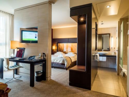 room detail thumbnail 0