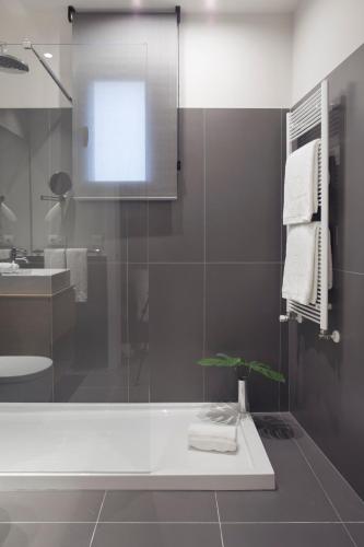Casagrand Luxury Suites - image 4