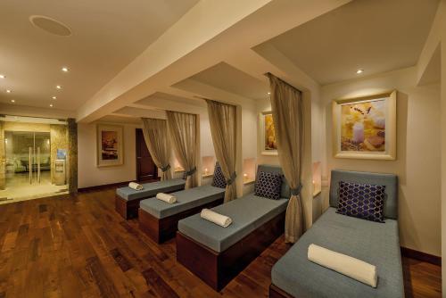 Grand Hotel Gozo - image 6