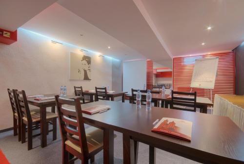 Hotel Delta - image 9