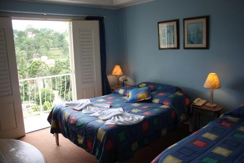 Double Room with Balcony image 2