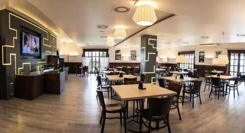 Restoran, Hotel Fox in Wolborz