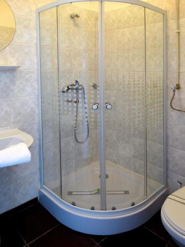 Prince Hotel - image 2