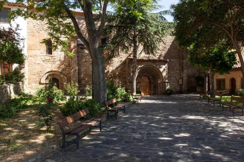Tuvākā izklaides vieta, Castillo de Anon de Moncayo in Anon